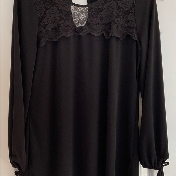 White House Black Market Lace Yoke Dressy Top - Size Large - Black - Picture 2 of 10